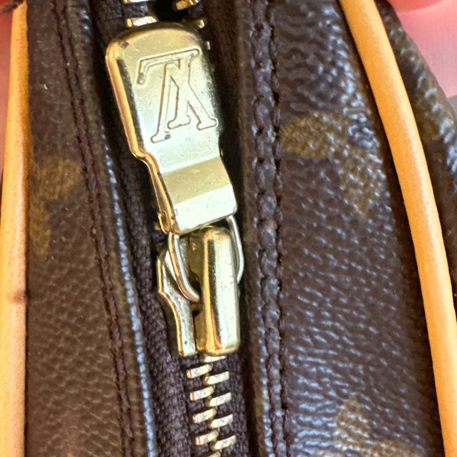 全網最低❤️LV❤️經典老花牛角包~包況良好-21