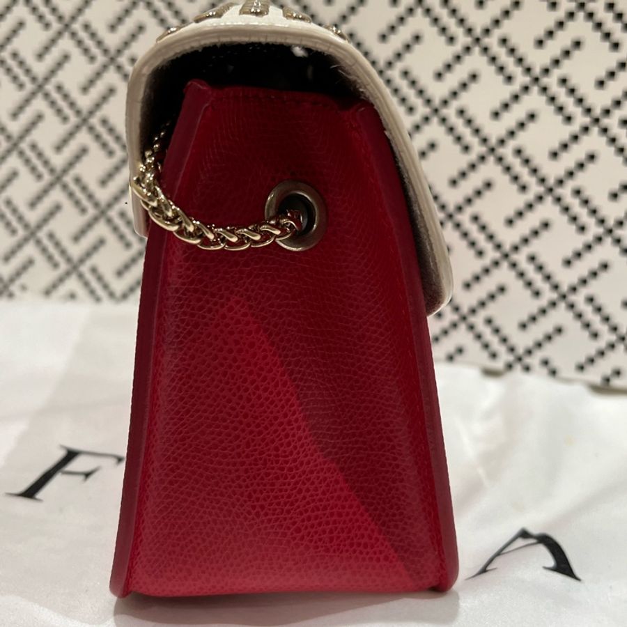 FURLA METROPOLIS系列防刮紅色皮革斜背小方包/送FURLA 兔毛毛球吊飾/可更換殼-4