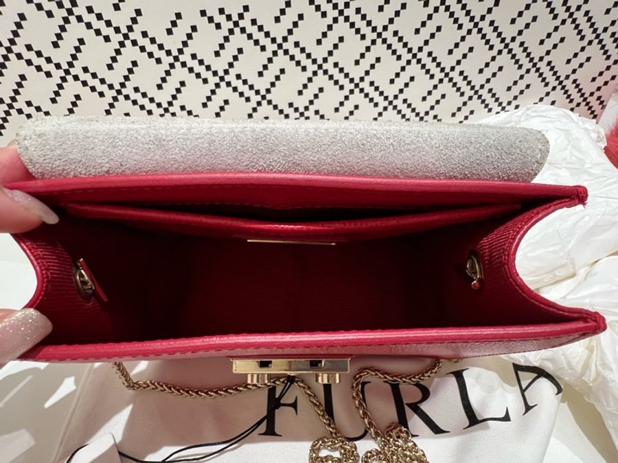 FURLA METROPOLIS系列防刮紅色皮革斜背小方包/送FURLA 兔毛毛球吊飾/可更換殼-5