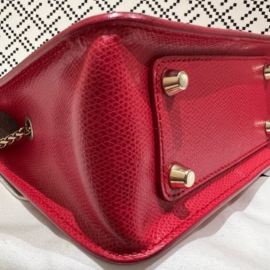 FURLA METROPOLIS系列防刮紅色皮革斜背小方包/送FURLA 兔毛毛球吊飾/可更換殼-8