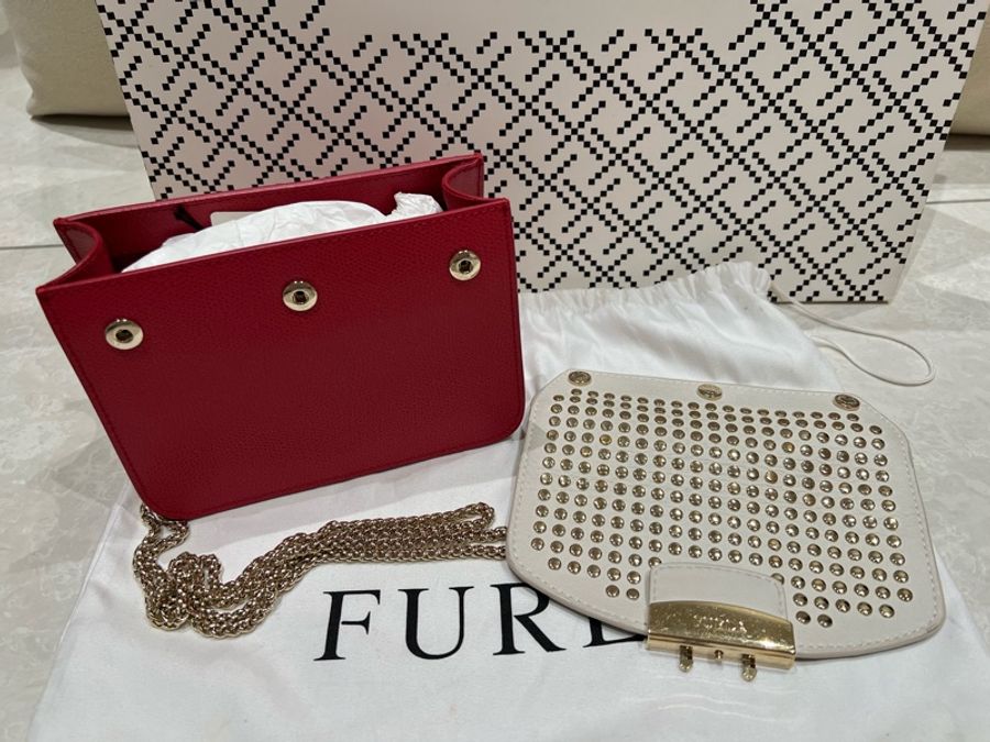FURLA METROPOLIS系列防刮紅色皮革斜背小方包/送FURLA 兔毛毛球吊飾/可更換殼-15