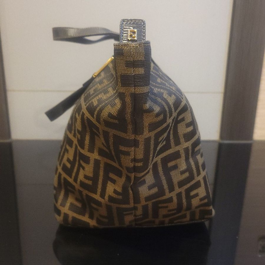 〔降價出清〕Fendi 老花 手提包 極新-20