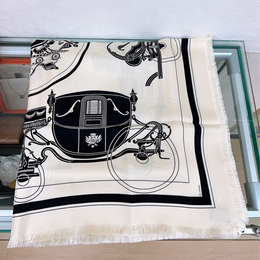 全新未使用 Hermes ex-libris 80cm 流蘇真絲方型絲巾/ 披肩 米白色-1
