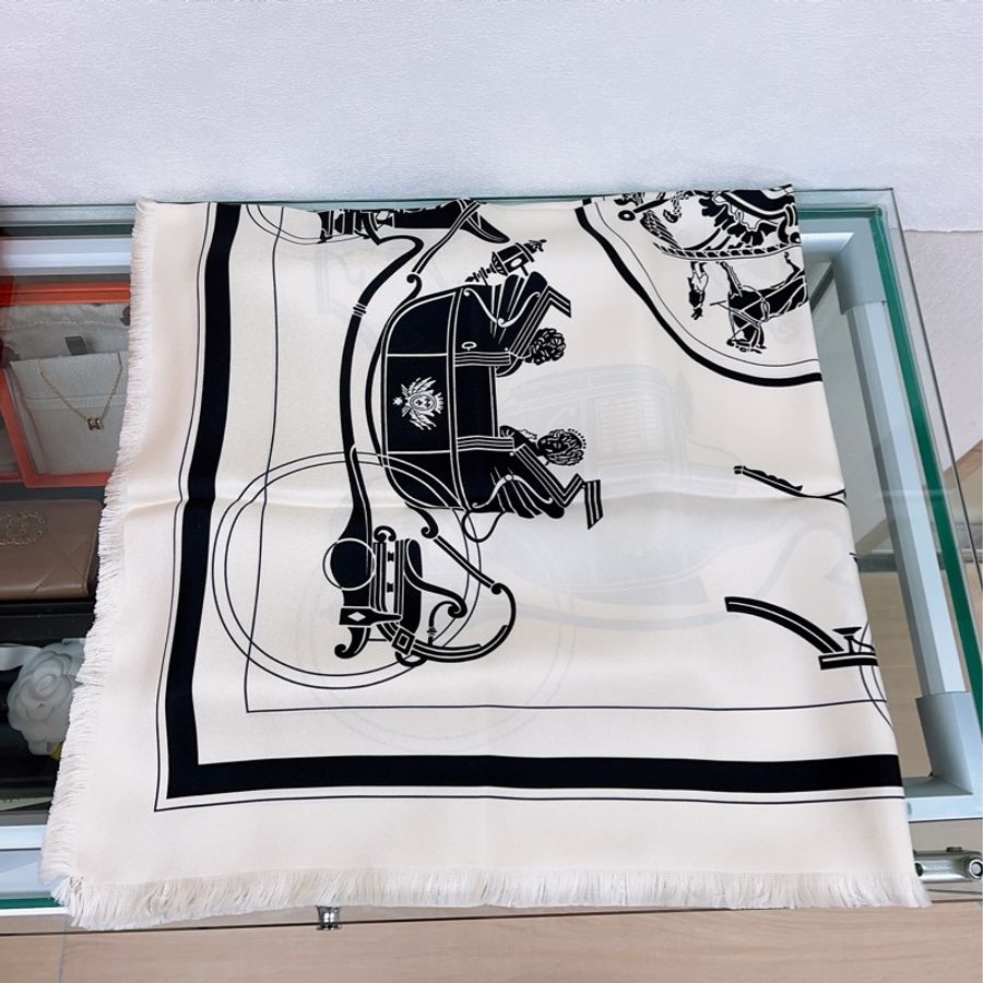 全新未使用 Hermes ex-libris 80cm 流蘇真絲方型絲巾/ 披肩 米白色-2