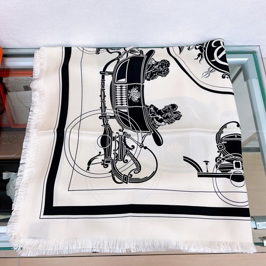 全新未使用 Hermes ex-libris 80cm 流蘇真絲方型絲巾/ 披肩 米白色-3