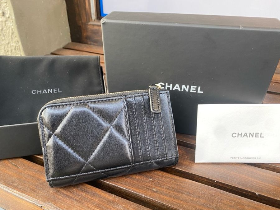全新CHANEL香奈兒 AP3665黑色羊皮19皮穿鏈cc logo L型拉鏈卡片零錢包-1