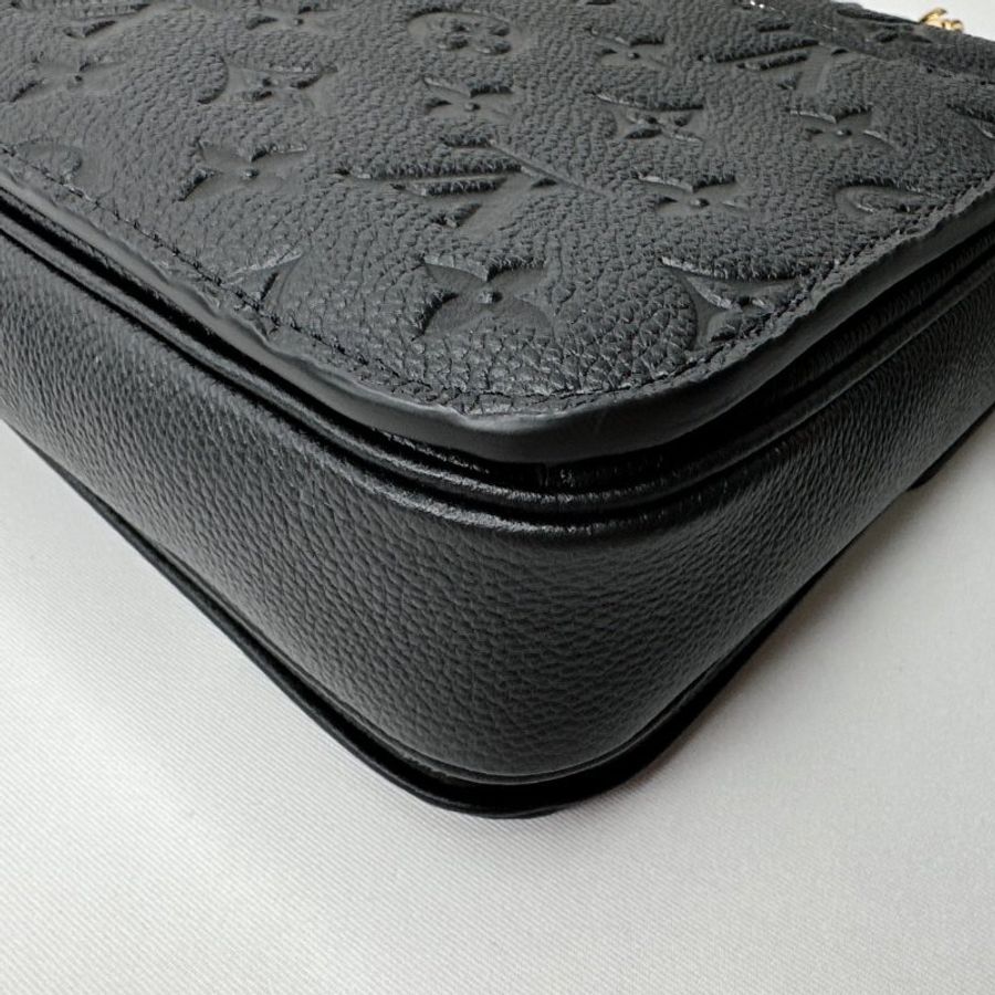 LV POCHETTE MÉTIS黑壓紋郵差包-13