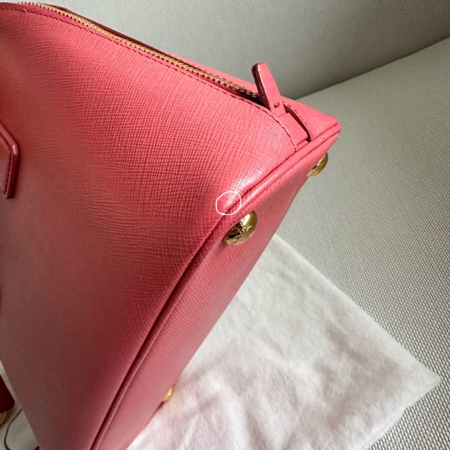 PRADA SAFFIANO LUX 粉色防刮牛皮兩用拉鍊貝殼包-9