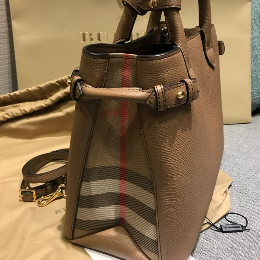 BURBERRY 經典大格手拿附肩背帶-1