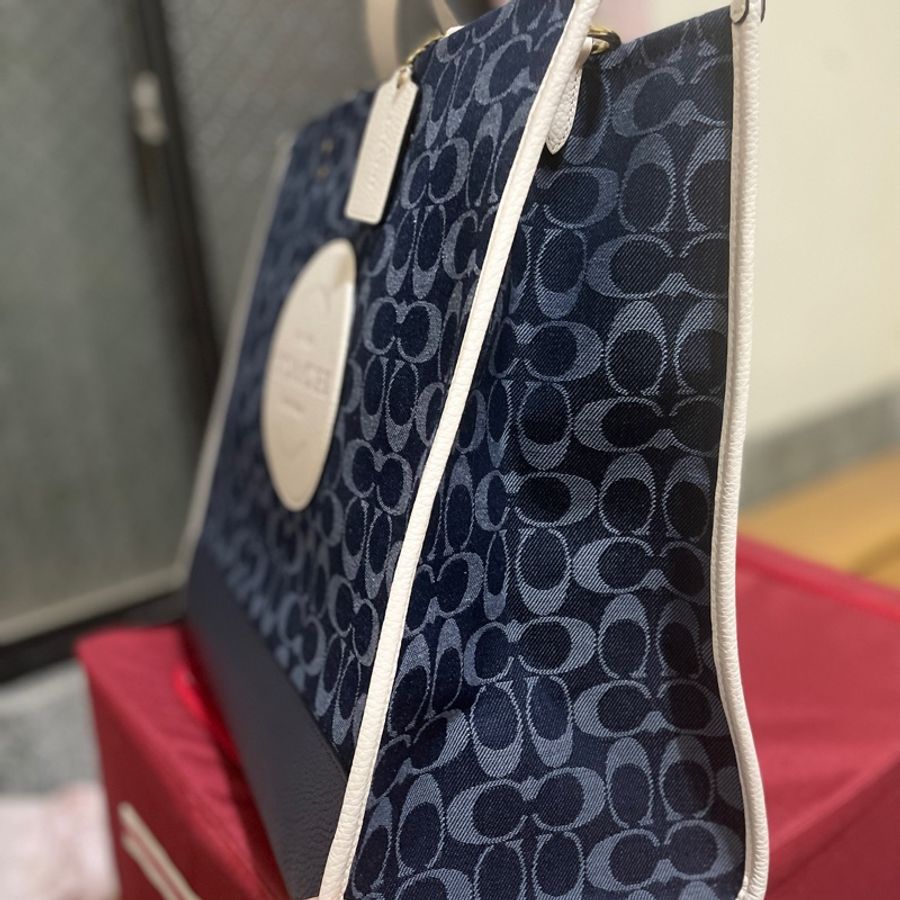 藍色Coach Dempsey Tote 40 In Signature Jacquard With Patch-1