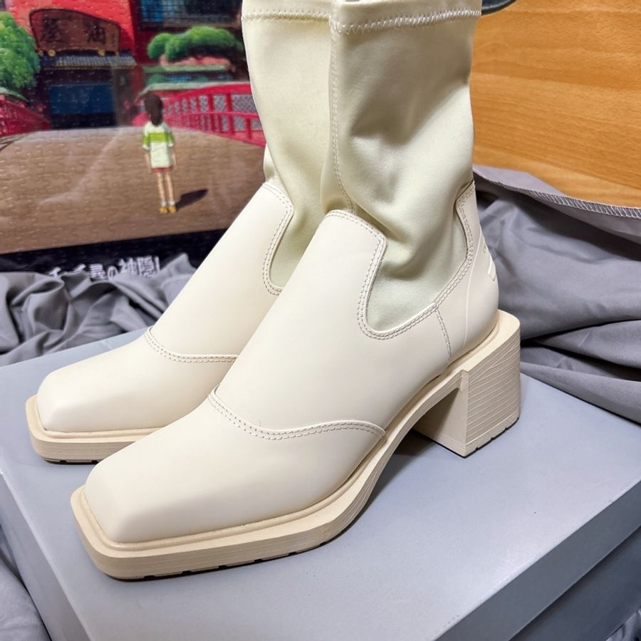 [Charles & Keith][全新] 米白方頭粗跟襪靴-1
