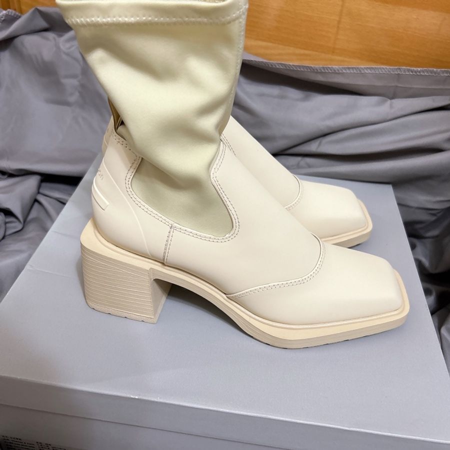 [Charles & Keith][全新] 米白方頭粗跟襪靴-4