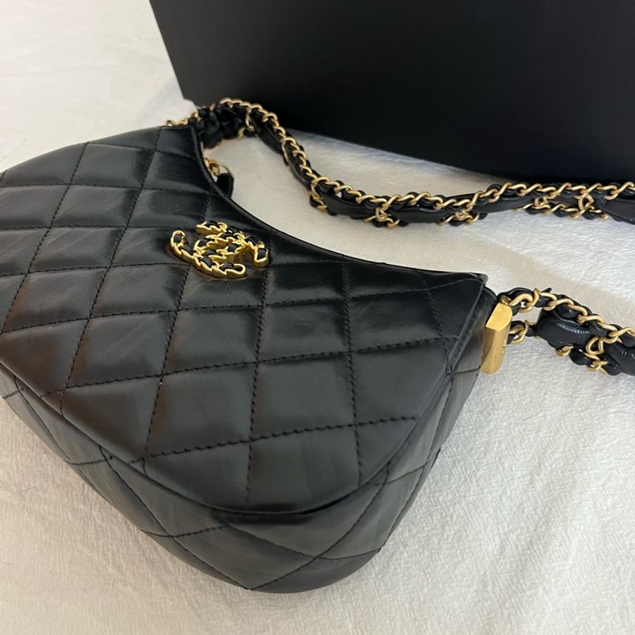 Chanel 23k 19 腋下包-12