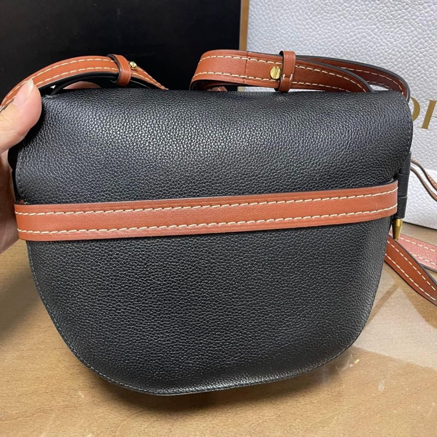 LOEWE Small gate 荔枝皮革/馬鞍包-9