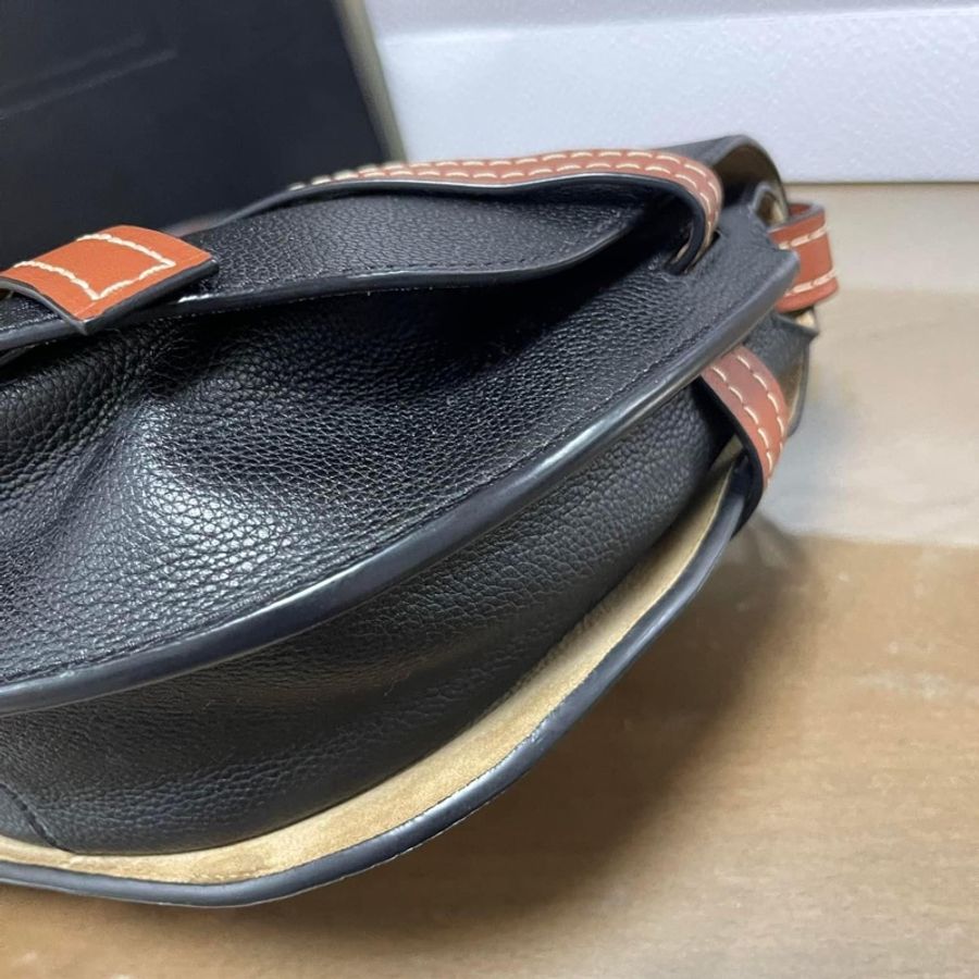 LOEWE Small gate 荔枝皮革/馬鞍包-10