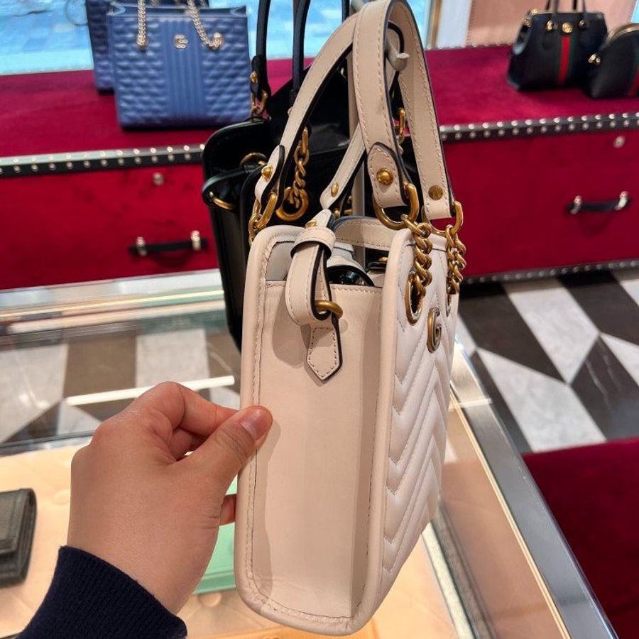 Gucci 696123 GG Marmont 绗缝肩背迷你購物包/手機包 白色《2024季度新品》-4