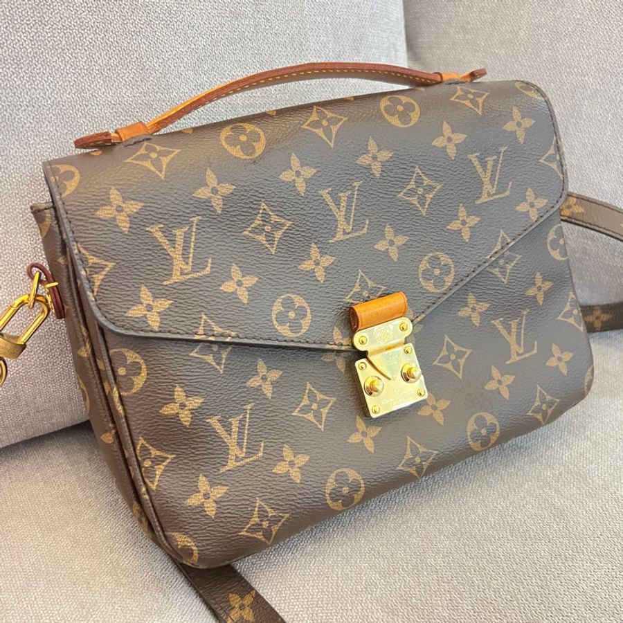 LOUIS VUITTON Pochette Metis 老花郵差兩用包 M44875-2