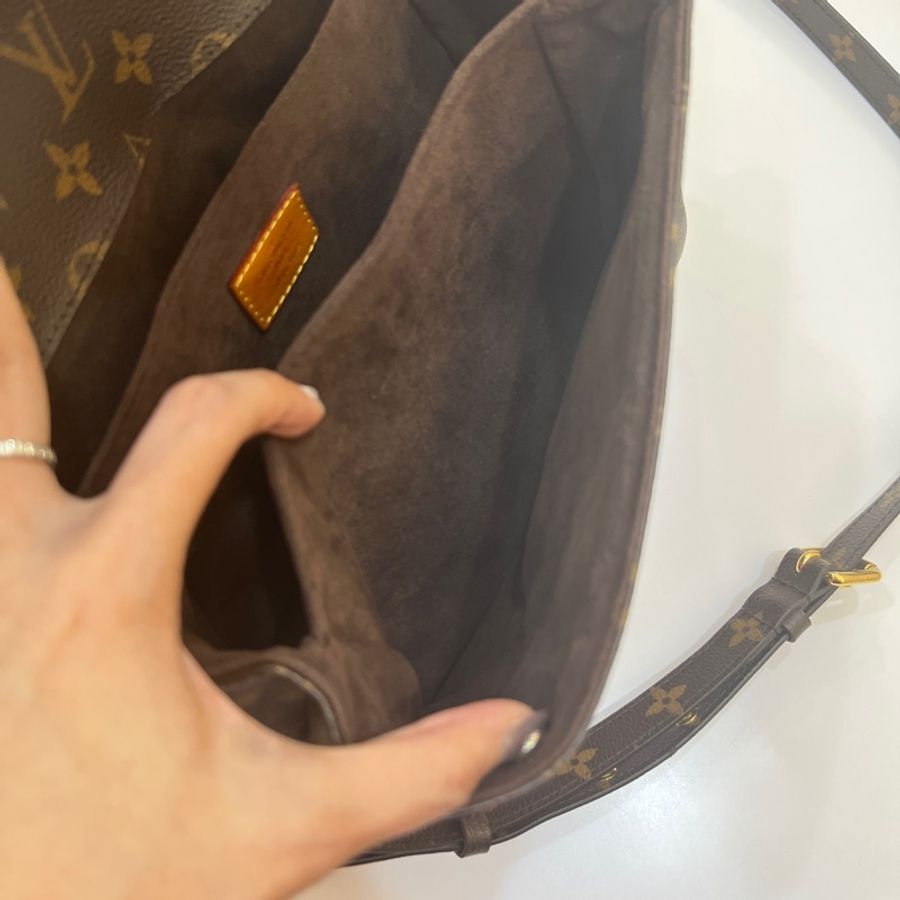 LOUIS VUITTON Pochette Metis 老花郵差兩用包 M44875-23