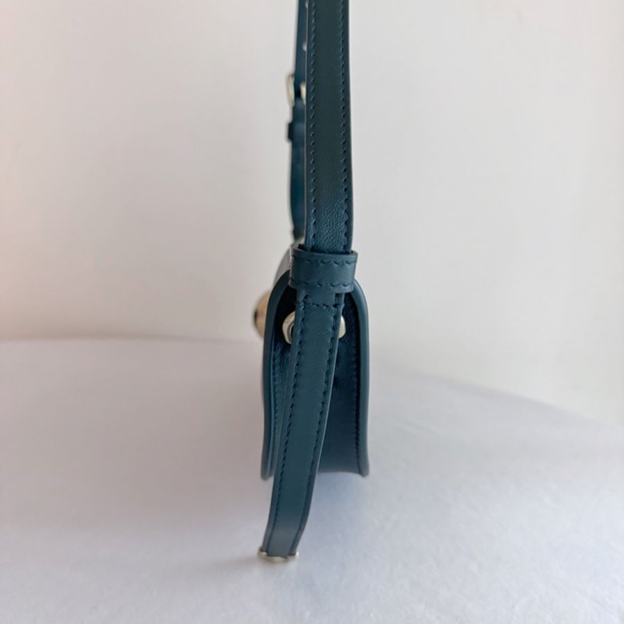 便宜賣 全皮革Burberry shield 輕盈質感小包 肩背包 深綠-5