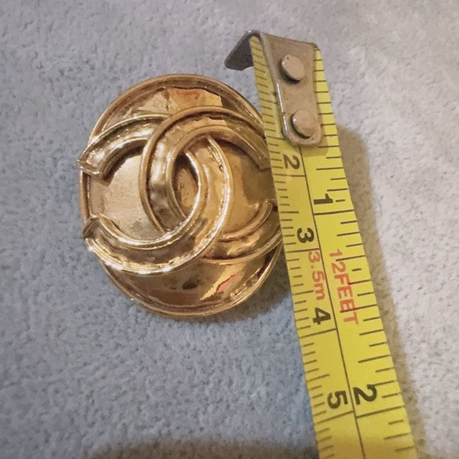 Chanel Vintage古董雙C浮雕經典胸針-4