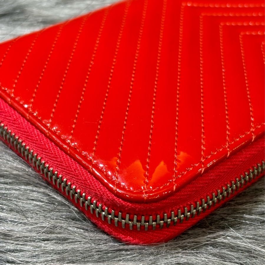 CHANEL A50097 橘紅色 珊瑚紅 漆皮 人字紋 山型紋 拉鍊 零錢袋 發財 長夾-15