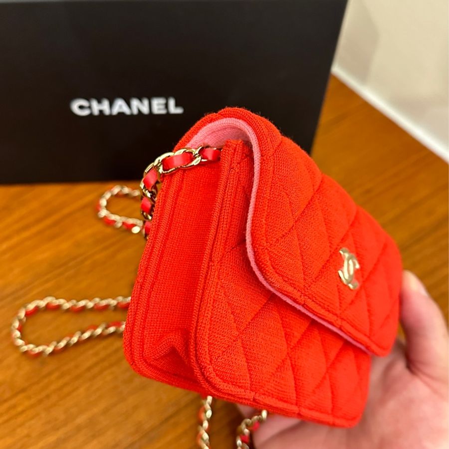 CHANEL 紅布料金雙C小方鏈包-2
