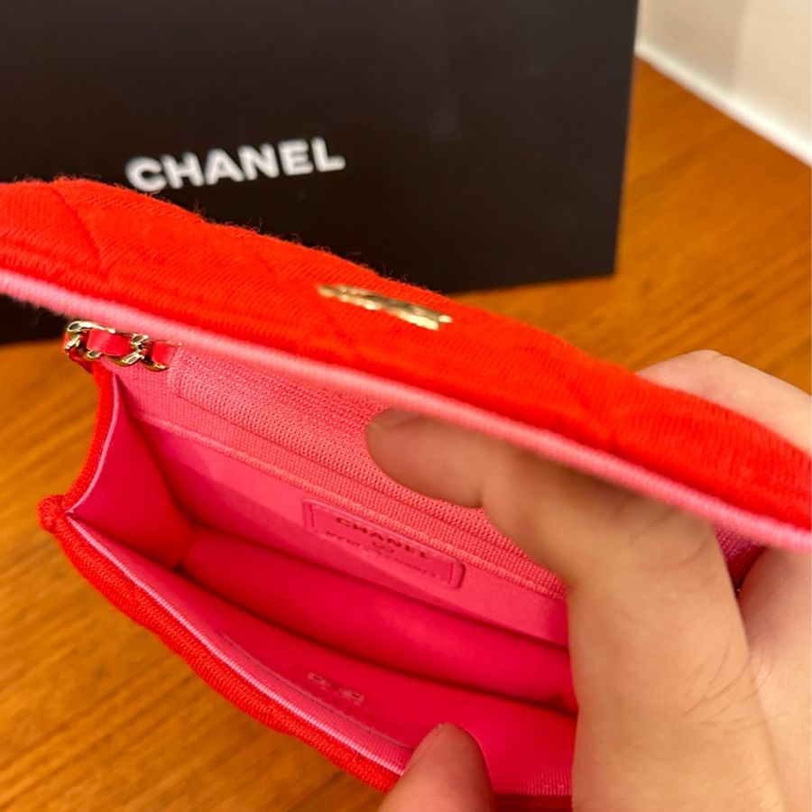 CHANEL 紅布料金雙C小方鏈包-6