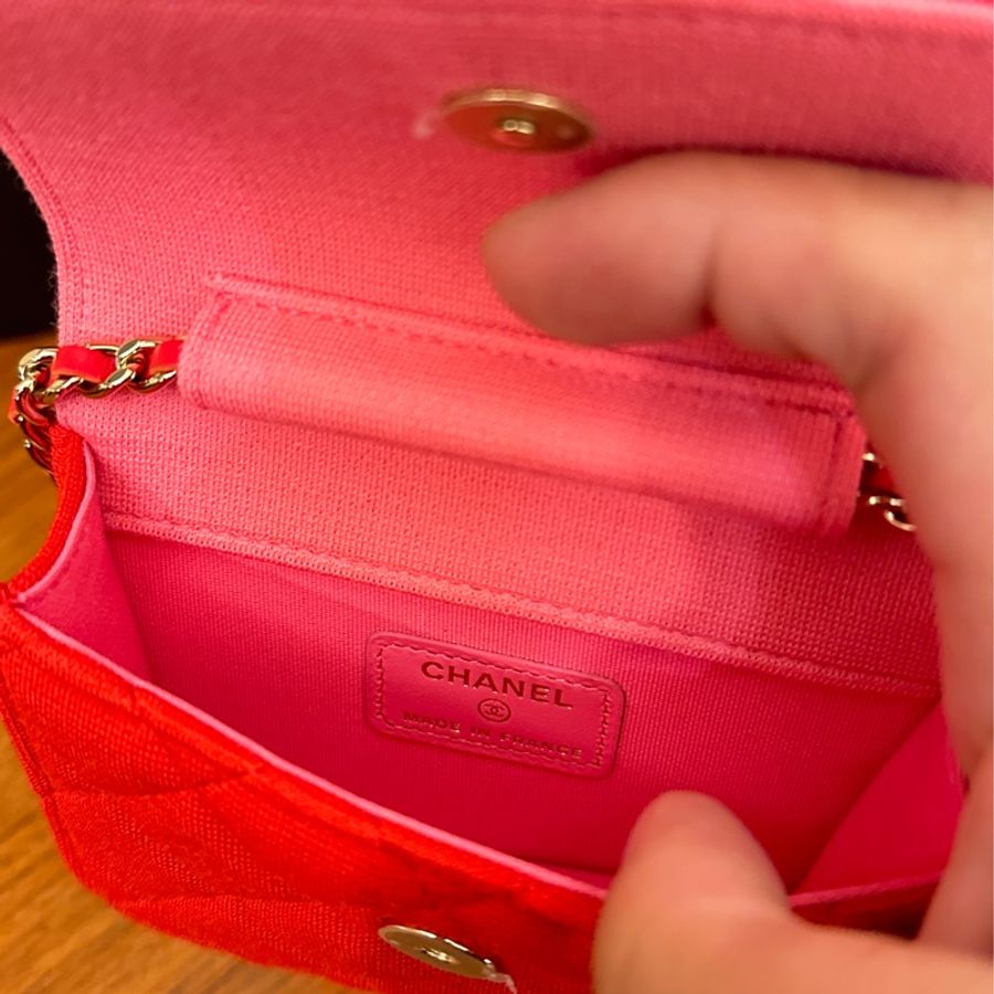 CHANEL 紅布料金雙C小方鏈包-7