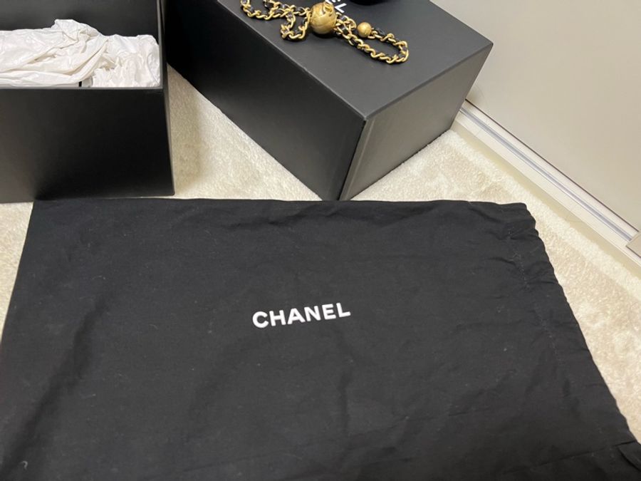 Chanel 黑色金球/長方盒/ 金球 CHANEL VANITY CASE WITH GOLD BALL-6