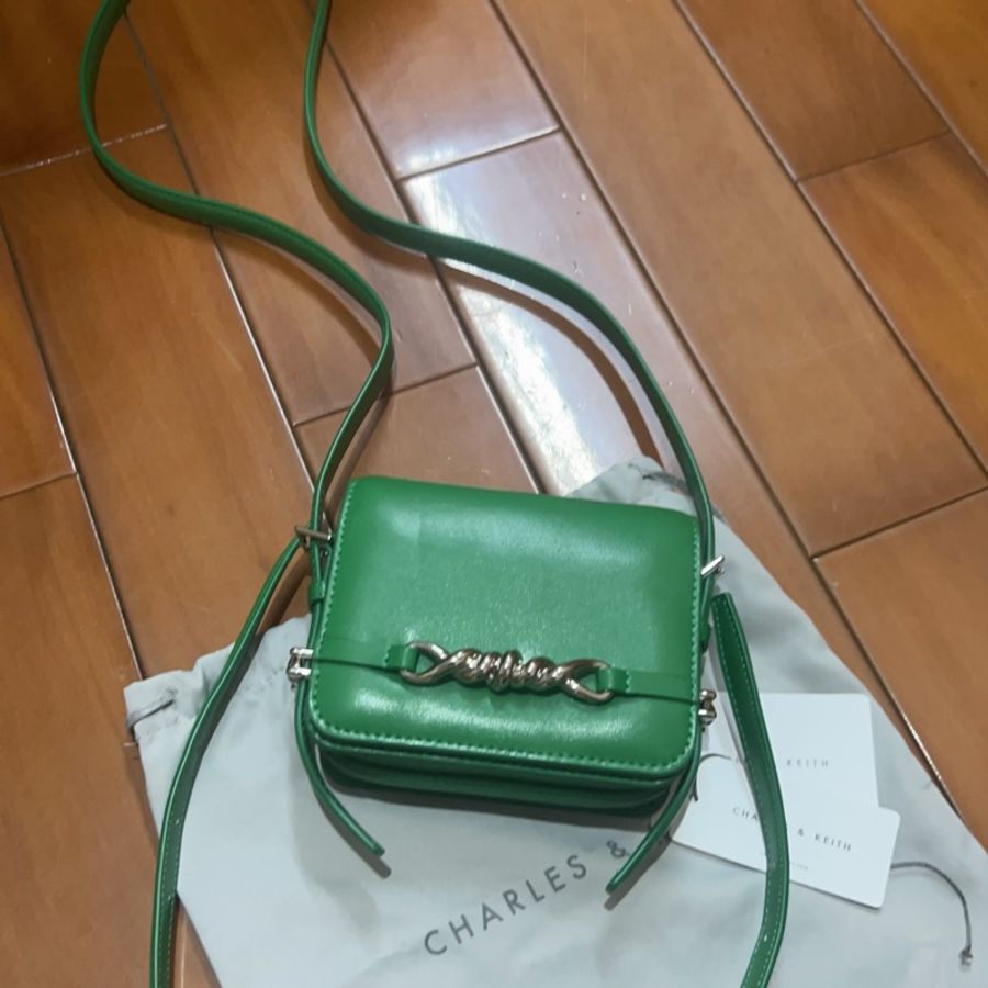 Henrietta 扭轉金屬迷你包 CHARLES & KEITH-5