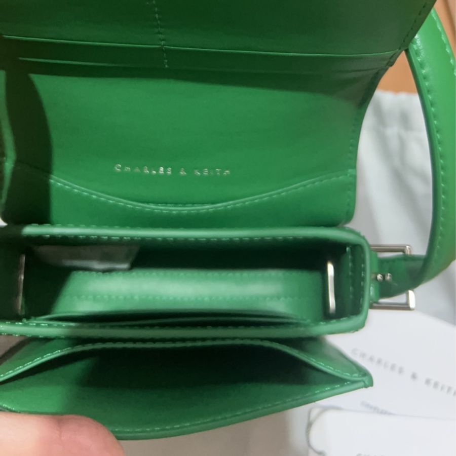Henrietta 扭轉金屬迷你包 CHARLES & KEITH-8