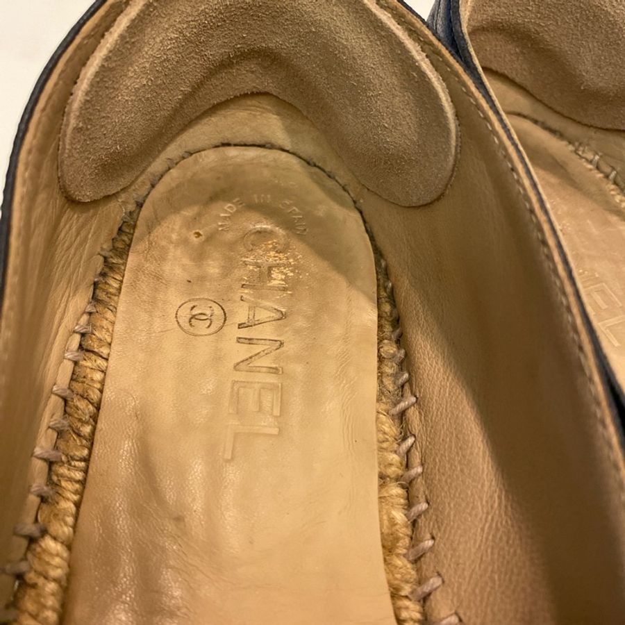 二手 整體穿上如新 鞋底 明顯使用痕跡 38 Chanel 黑 深藍 Espadrilles 平底鞋 鉛筆鞋 小羊皮 真皮 23.5~24.5參考明顯-17