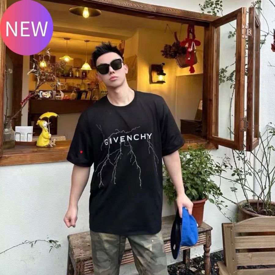 Givenchy 男款閃電反光圖案寬鬆版型棉T/上衣 黑色 S/M/L/XL《2024季度新品》-0