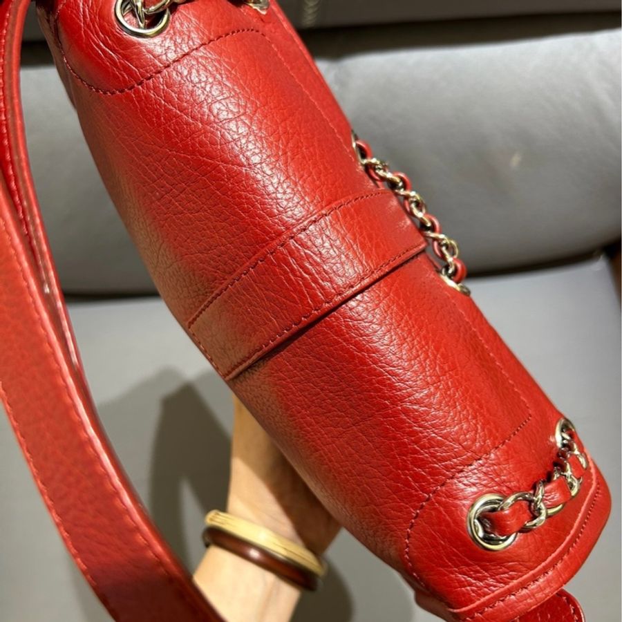 Chanel hobo bag in red-2
