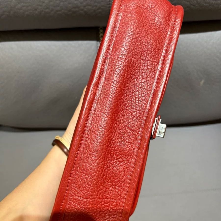 Chanel hobo bag in red-5