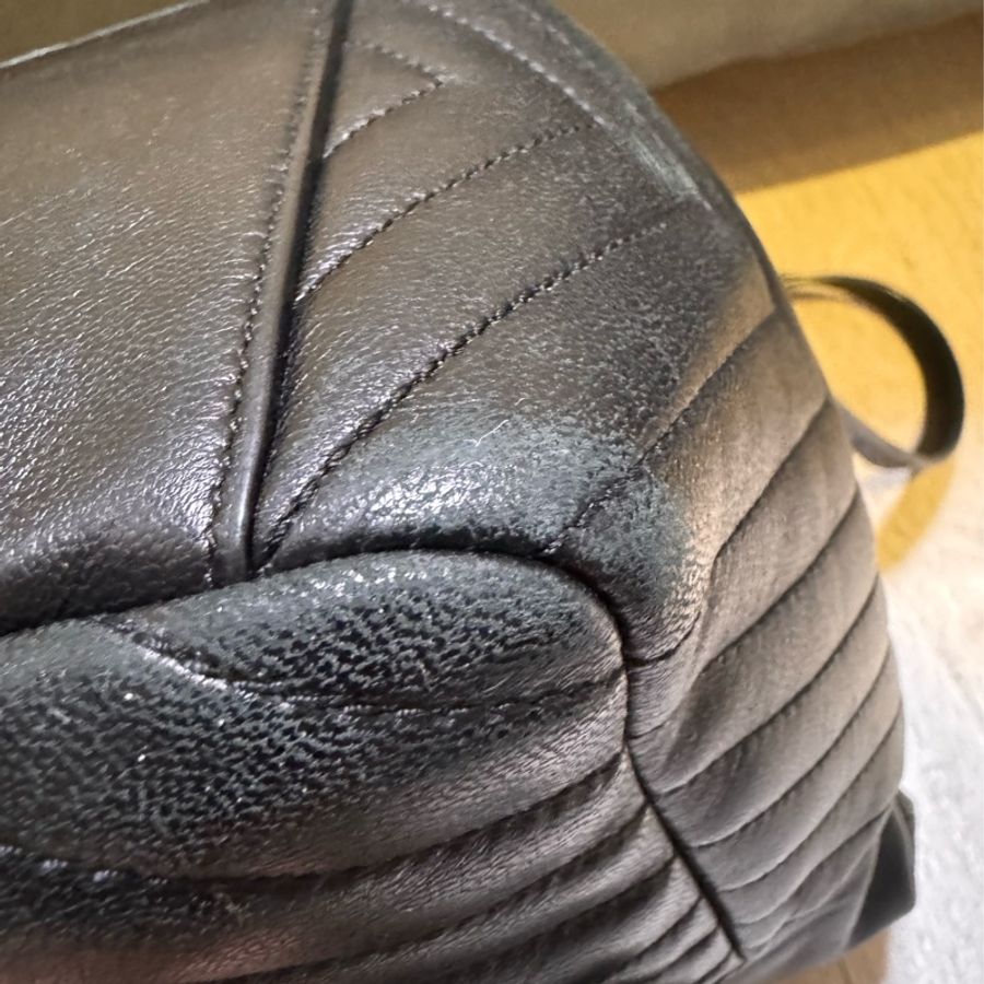 Saint Laurent 小羊皮後背包-34