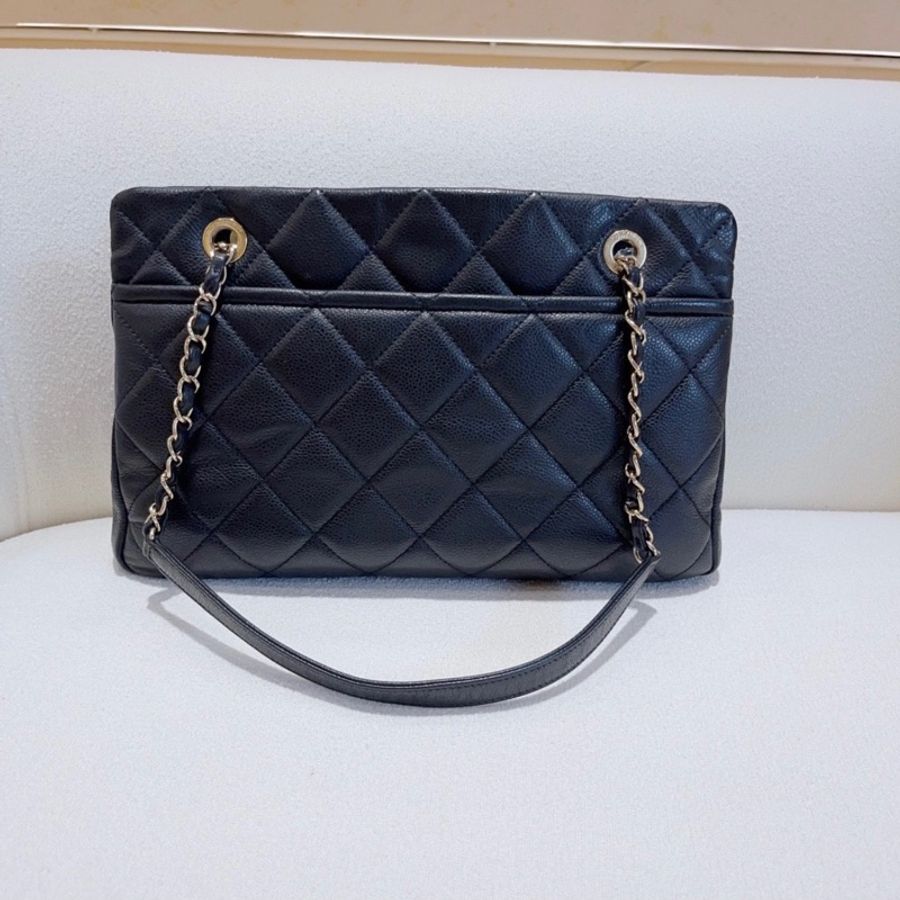 Chanel 黑金荔枝皮托特-1