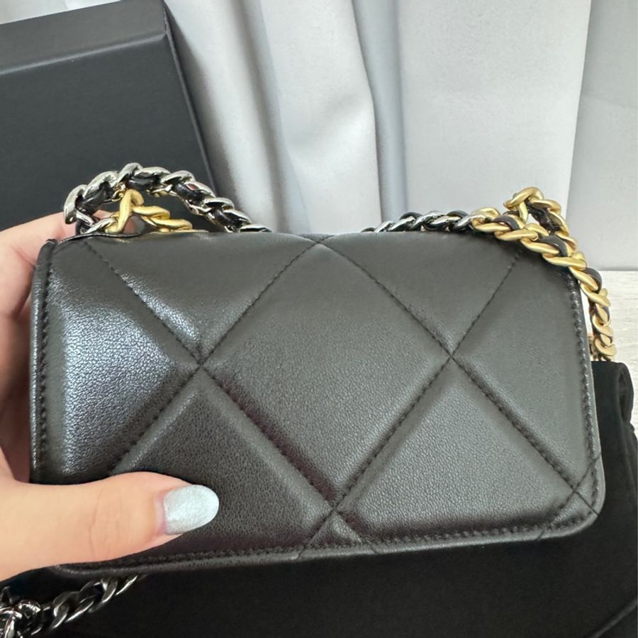 CHANEL 全新晶片款19手機包/小包-11