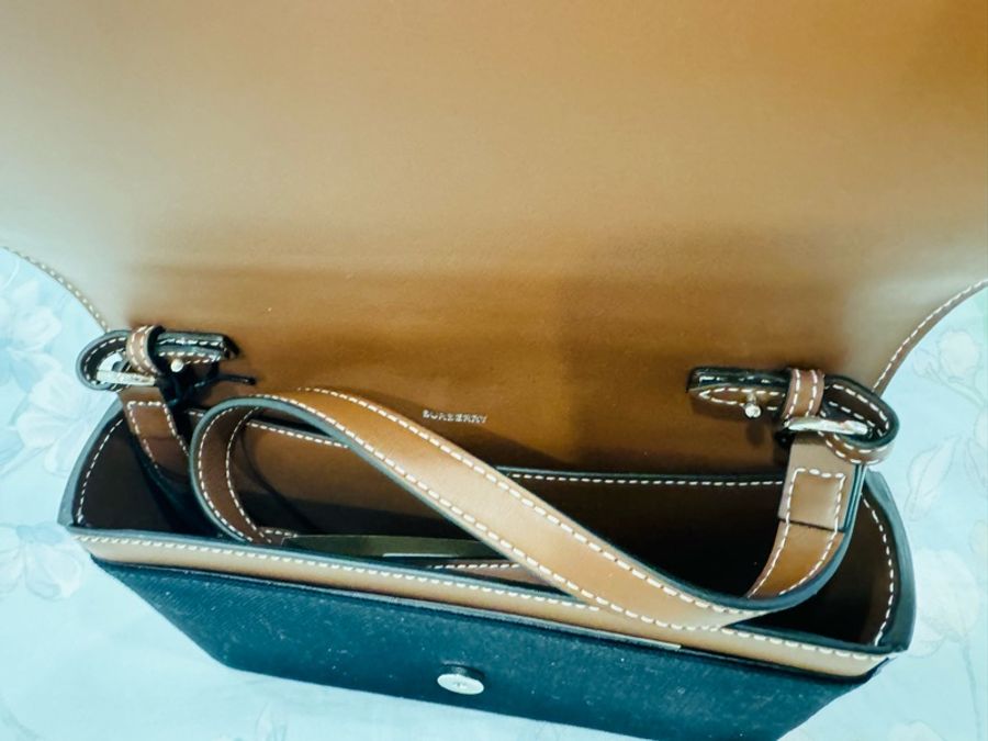 全新 Burberry Horseferry印花帆布翻蓋斜背包-16