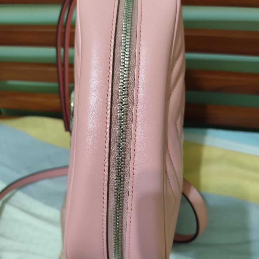 GUCCI GG Marmont 山型紋絎縫相機包(粉/24cm) 全新(不可議)-8