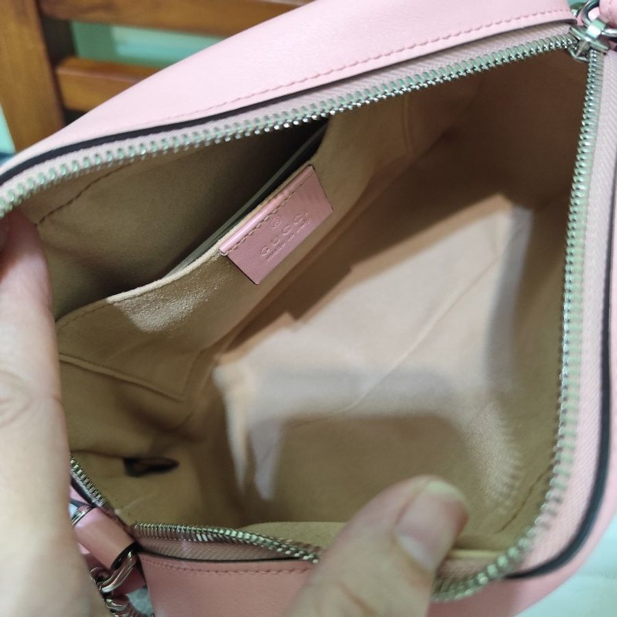 GUCCI GG Marmont 山型紋絎縫相機包(粉/24cm) 全新(不可議)-12