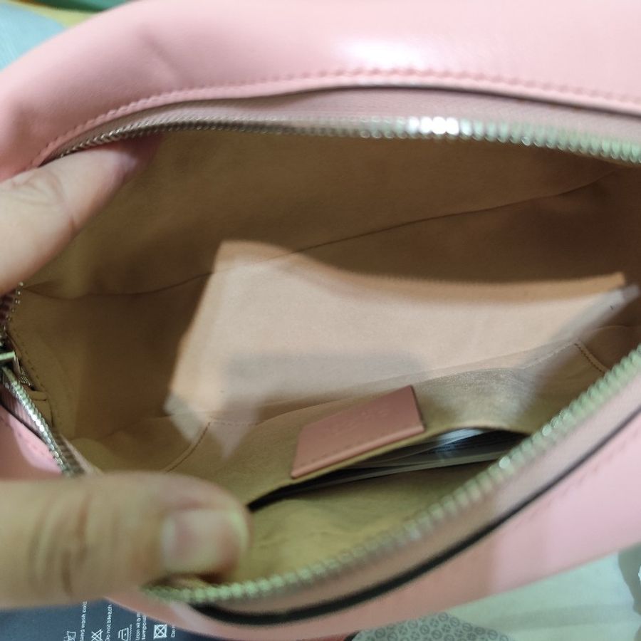 GUCCI GG Marmont 山型紋絎縫相機包(粉/24cm) 全新(不可議)-14