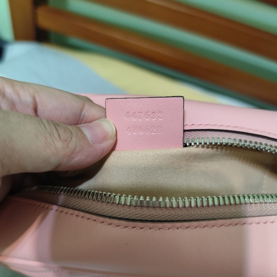 GUCCI GG Marmont 山型紋絎縫相機包(粉/24cm) 全新(不可議)-16