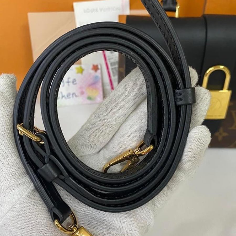 LV M44141 Locky BB鎖頭斜揹包-24