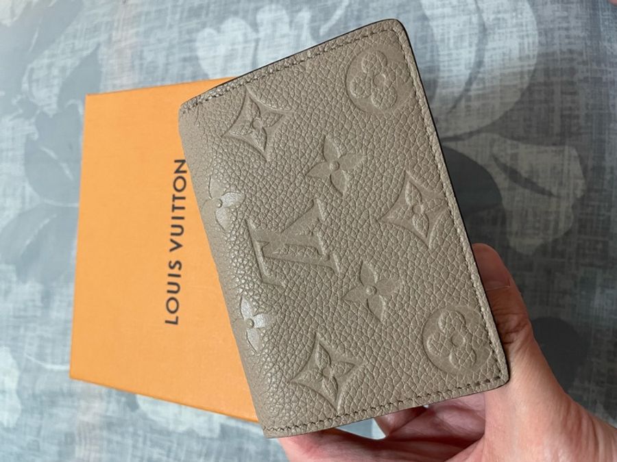 LV 壓紋 印花 短夾 淺色 實體真的很美-0