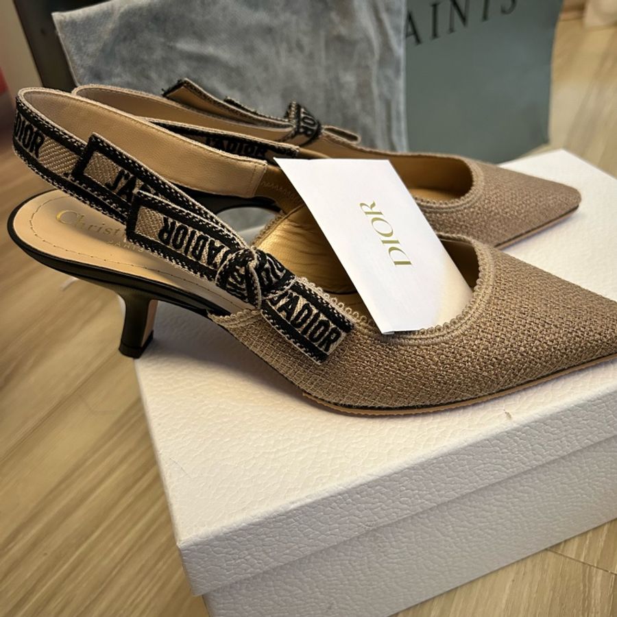 Dior J’Adior 限定款 裸黑配色低跟鞋-0