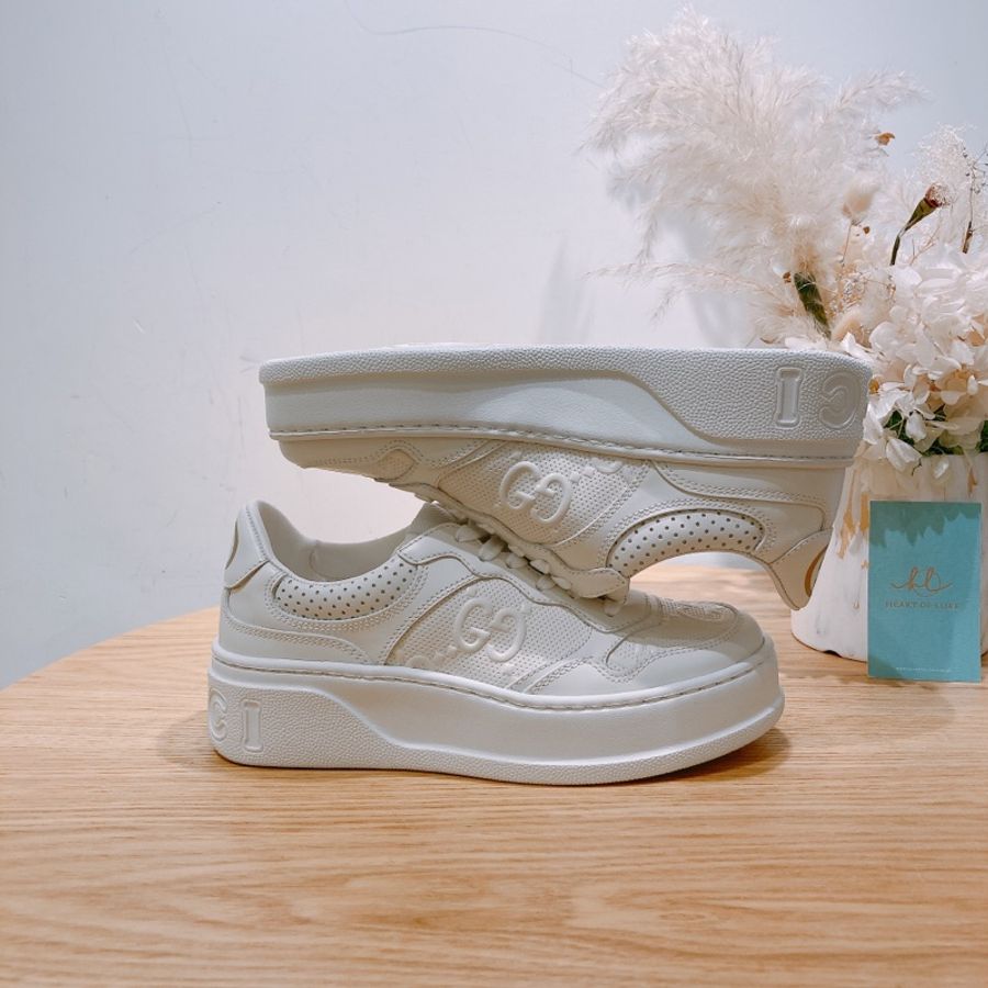 GUCCI 古馳經典大花紋女裝全白色皮款休閒波鞋WOMEN GG EMBOSSED SNEAKER LEATHER-3