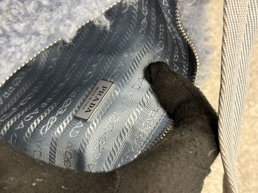 Prada Hobo藍色羊羔包毛毛包💙 全網最火🔥-14