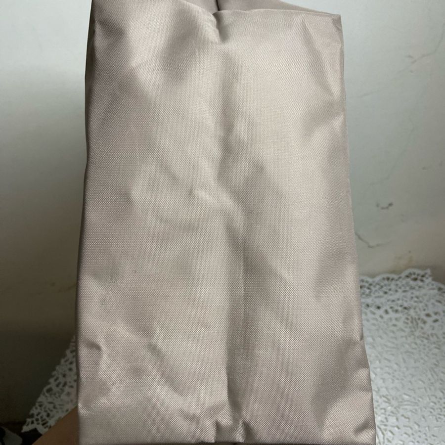 LONGCHAMP 70週年紀念款-經典LE PLIAGE刺繡暗釦/拉鍊短提把尼龍水餃包(小-棕色)-6