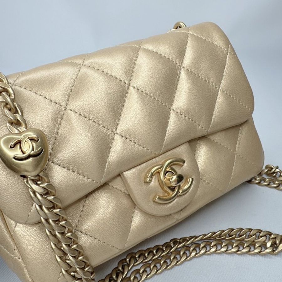 CHANEL Mini Coco愛心金球方胖-6